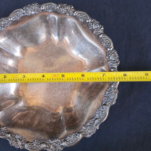 Vintage Oneida Silver Plated Floral Trim Serving Bowl Scalloped - Picture 4 of 5